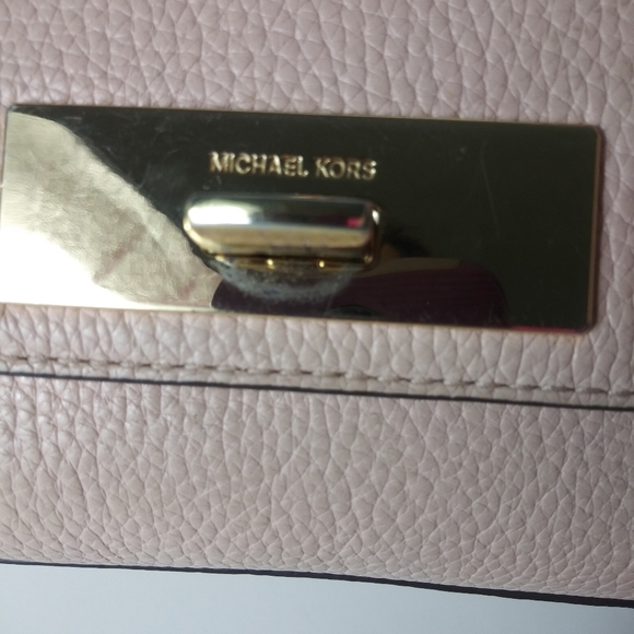 MICHAEL Michael Kors Blush Crossbody #OD-1610 - Picture 13 of 16